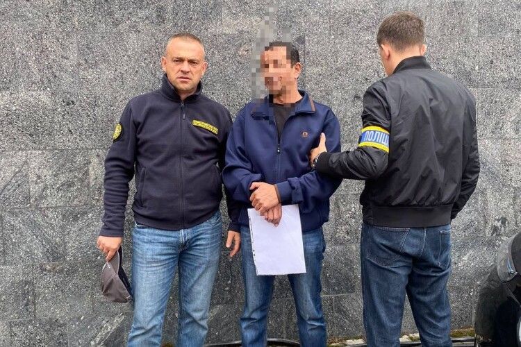 На Волині затримали нелегала з Азербайджану: іноземця чекає примусове повернення 