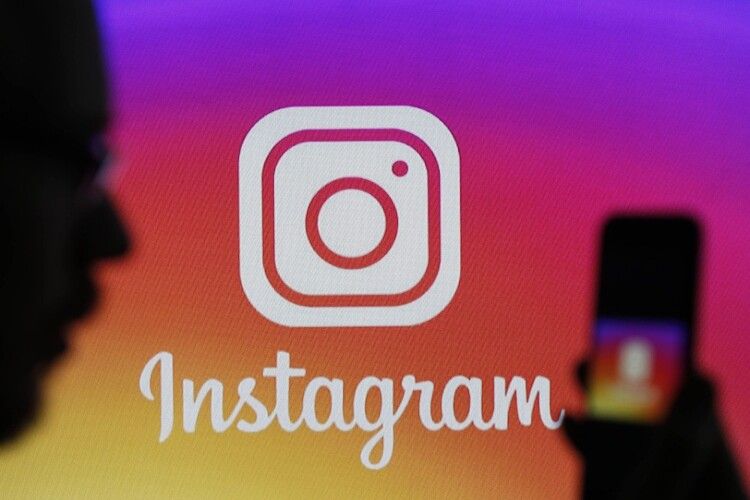 Зеленського просять заборонити Instagram