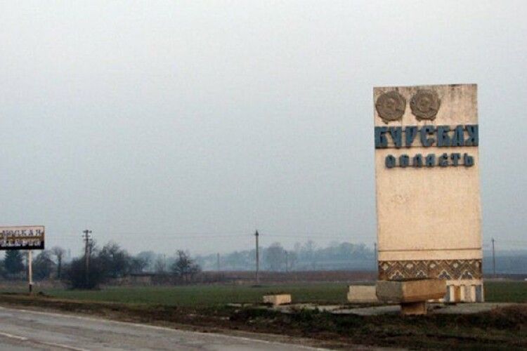 У російському курську безпілотник атакував аеродром, загорівся нафтонакопичувач