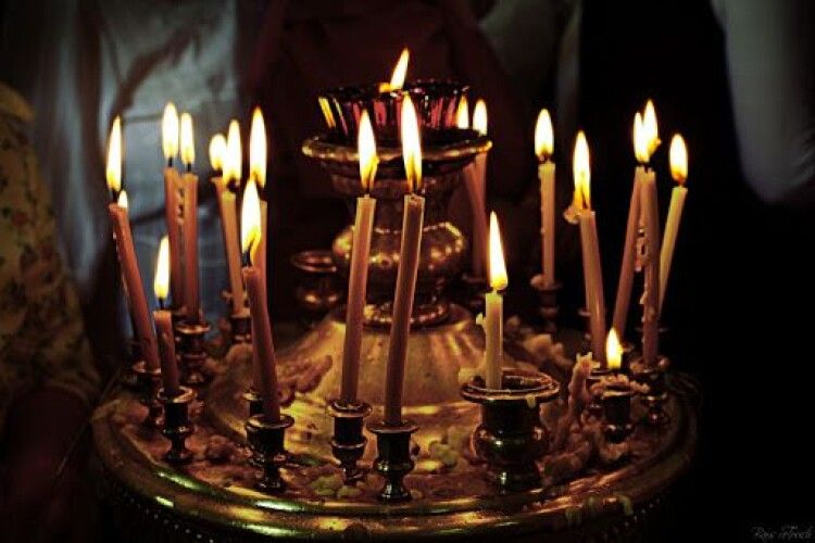 У ПЦУ розказали, що означає згасла в церкві свічка