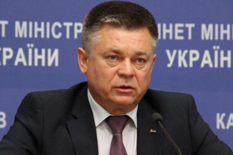 В Україні заарештували 645 вагонів, що належать родині ексміністра оборони