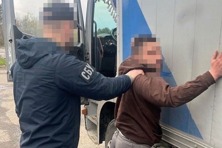 Поліція затримала 20-річного молодика, який підпалив будівлю суду у Луцьку