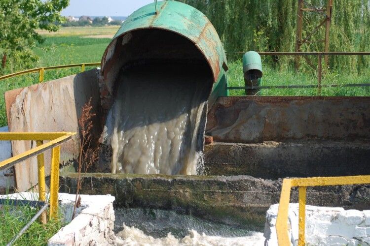 У Луцьку беруться вирішувати катастрофічні проблеми водовідведення та каналізування