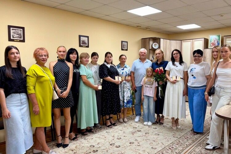 У Луцьку п'ятеро жінок отримали звання «Мати-героїня»