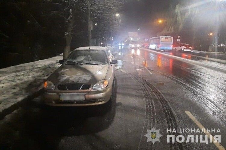 Пішохода госпіталізували: у Луцьку сталася ДТП
