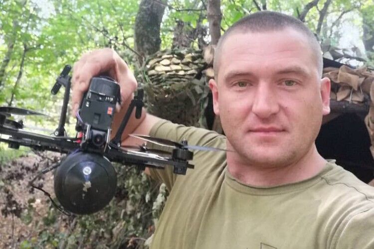 Волинський прикордонник на псевдо «Дубік» знищує ворога з небес