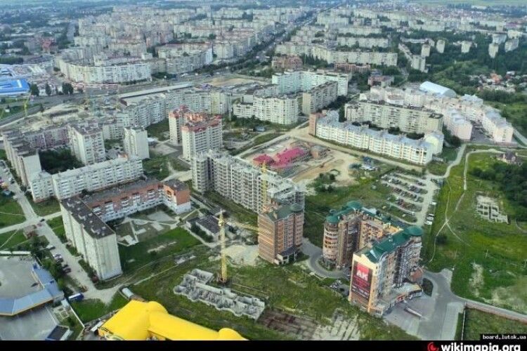 У Луцьку посилять контроль за облаштуванням фасадів та паркомісць у новобудовах