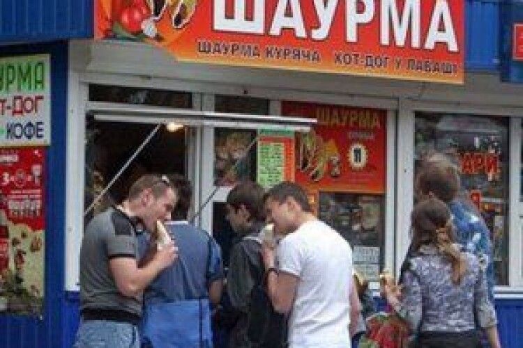 У Києві масово перевірятимуть кіоски із шаурмою