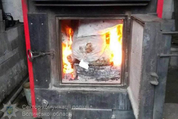 У Ковелі спалювали наркотики