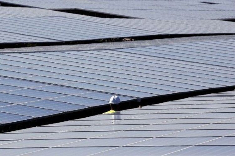 Потужність сонячних та вітрових електростанцій сягнула трильйона Вт