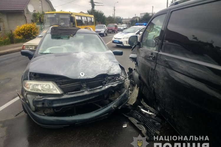 У Рівному внаслідок ДТП двоє хлопчиків потрапили до лікарні