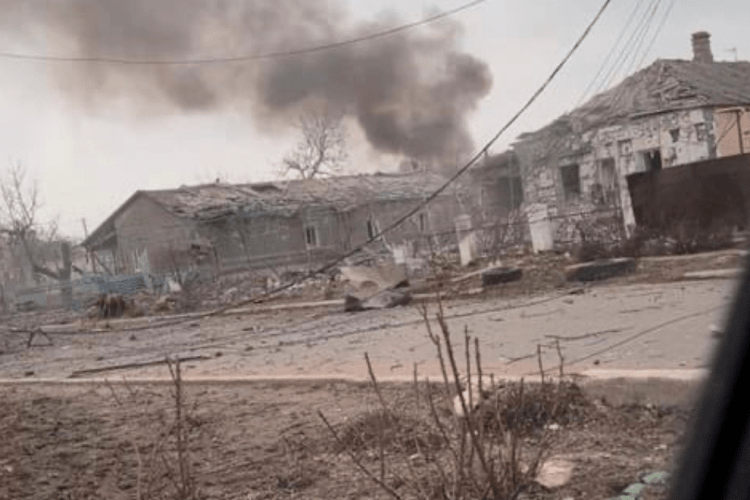 Росія вчинила авіаналіт на Сартану під Маріуполем, є загиблі