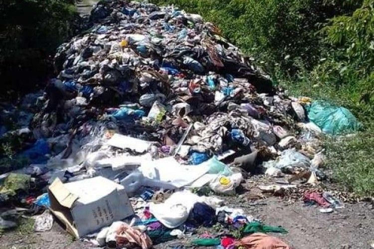 Львівське сміття знову привезли на Рівненщину