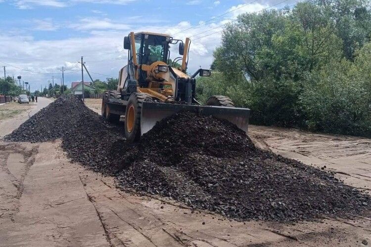 У громаді на Волині взялися за ремонт дороги 