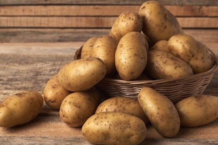 У Любешеві висміяли хитро**пого дядька, який запропонував поліщукам по три гривні за кіло великої картоплі
