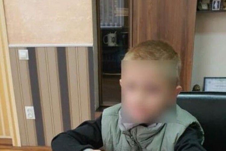 Працівники управління карного розшуку в Луцьку знайшли хлопчика, який цілу ніч блукав містом