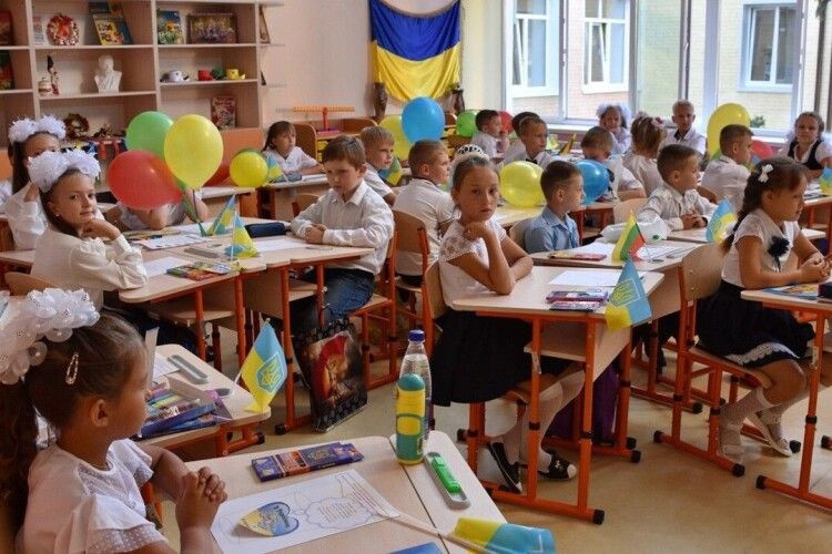 Тільки 18% школярів Києва говорять виключно українською мовою