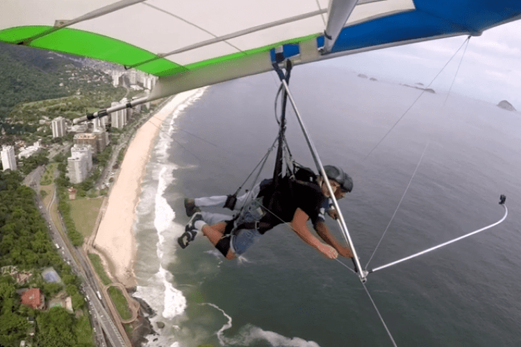 Колишній депутат Луцькради літав на дельтаплані над столицею Бразилії (Відео)