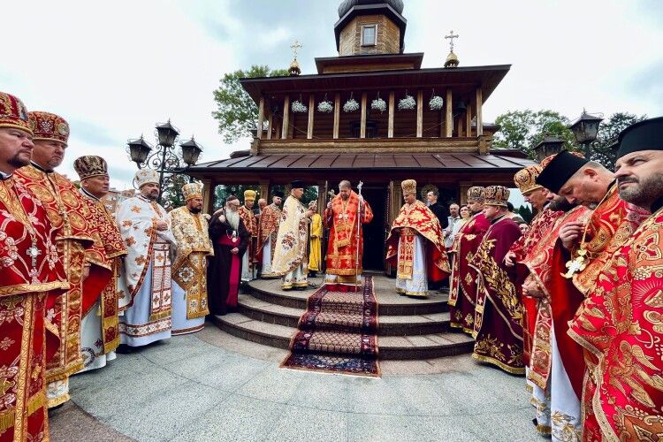 Сьогодні мер Володимира молився в знаковому для міста храмі