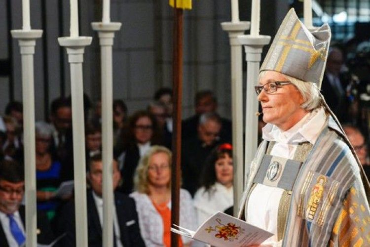 Церква рекомендує звертатись до Бога без гендерних «відтінків»