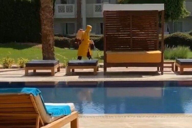 Нововолинці опинилися серед туристів, яких закрили на карантин у готелі Єгипту