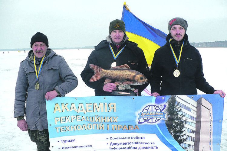 «Академіки» з Луцька на «Кубку Світязя» наловили майже 5 кілограмів риби
