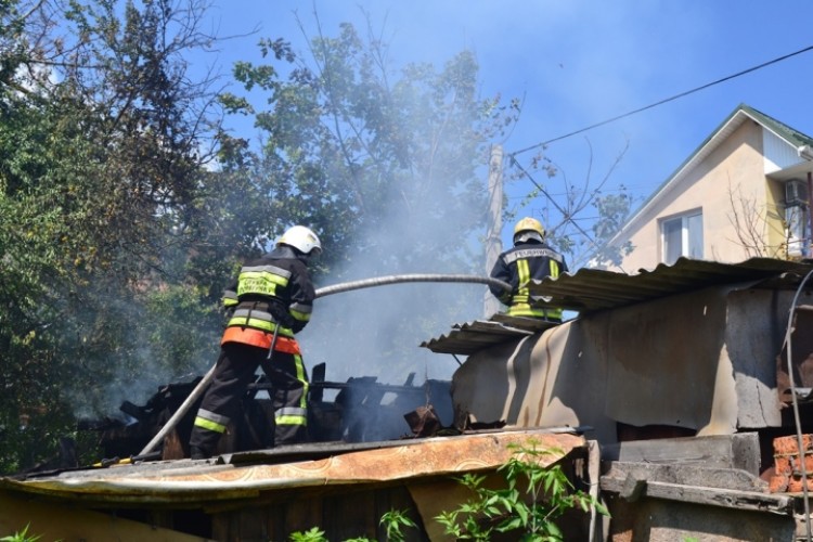Рятувальники змогли загасити палаючий дім у Горохові