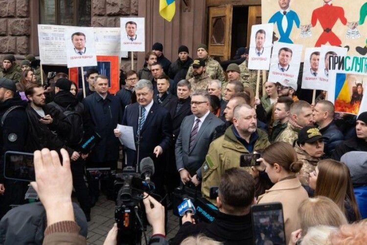 Порошенко: шабаш у парламенті показав – Зеленський вступив у союз з маріонетками Коломойського і пропутінською «п’ятою колоною»