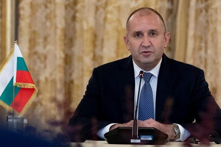 Президент Болгарії ветував передання Україні близько 100 БТРів, які «просто лежать на складах»