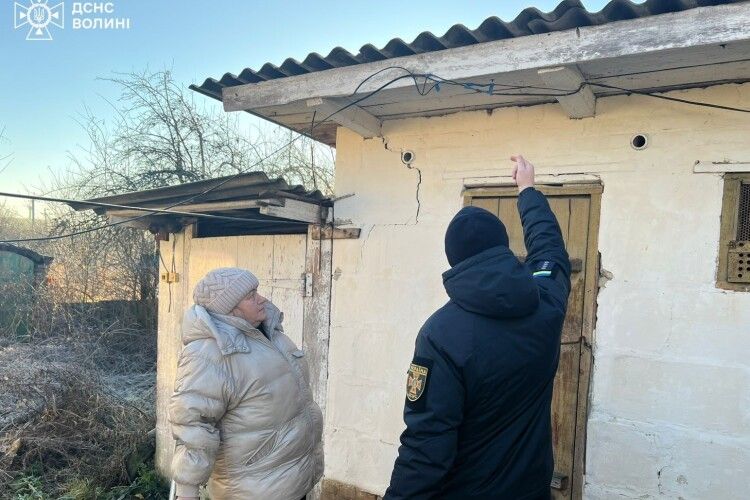 Безпека взимку: рятувальники на Волині завітали до домівок самотніх пенсіонерів