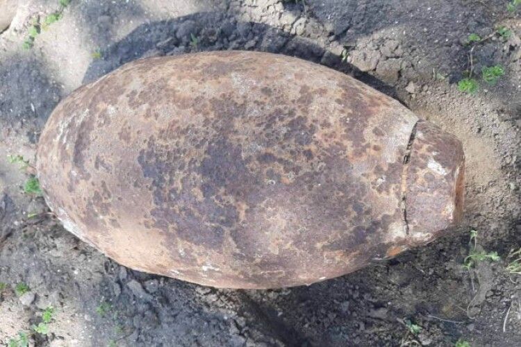 На Волині знайшли 50-кілограмову фугасну авіаційну бомбу