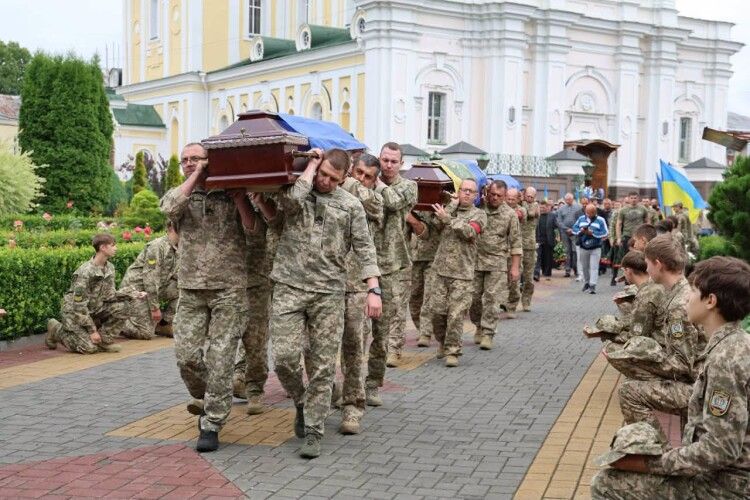 У Луцьку провели в останню путь трьох Героїв