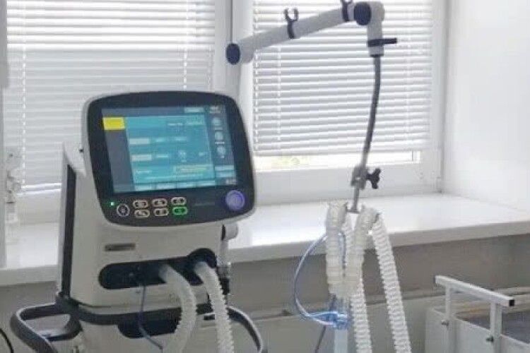 Для Волинської обласної інфекційної лікарні відремонтували апарат ШВЛ 