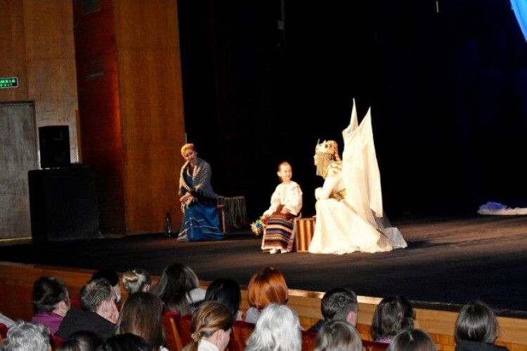 З нагоди 150-річчя з дня народження Лесі Українки у Волинському драмтеатрі відбулась прем’єра «Лесиної містерії»