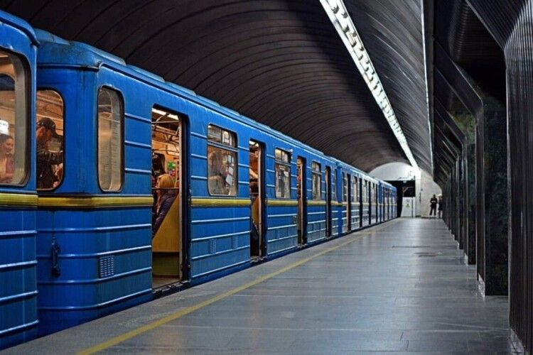 У Києві підліток потрапив під потяг метро