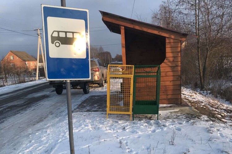У волинському селі встановили контейнери для роздільного збору сміття