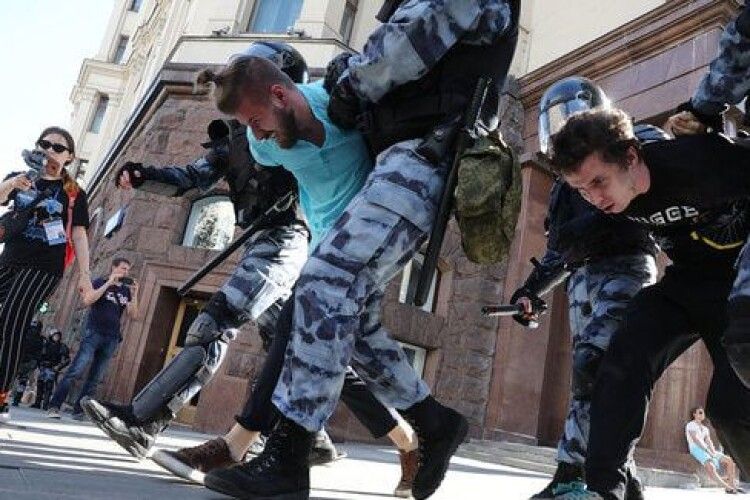 Протести у Москві: затримали 1001 особу, більше 50 - неповнолітні