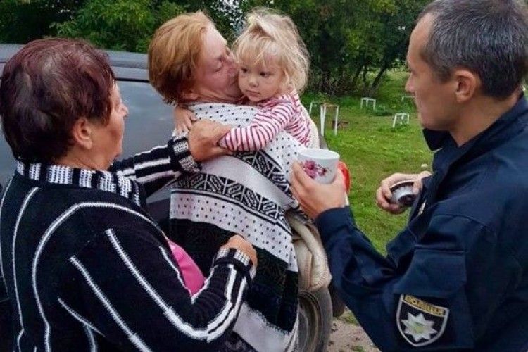 Поліцейські всю ніч шукали дворічну дівчинку