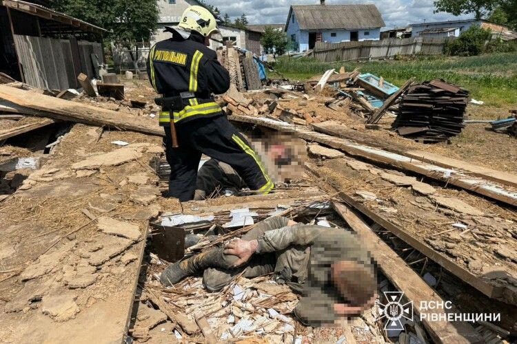 На Рівненщині рятували людей з-під завалів
