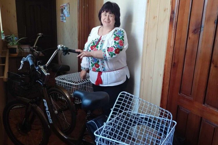 У громаді на Волині соцпрацівники отримали електровелосипеди