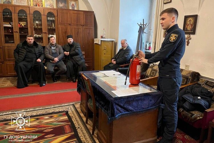 На Волині фахівці ДСНС провели інформаційно-роз’яснювальну роботу з настоятелями храмів (ФОТО)