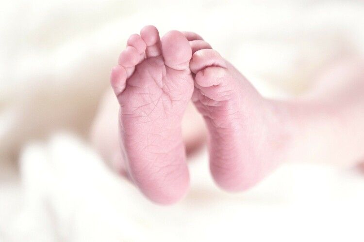 На Рівненщині на ковід захворіло 9-місячне немовля