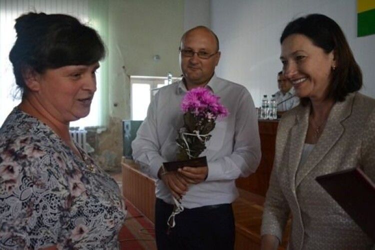 Сім жінок Любешівської ОТГ отримали звання «Мати-героїня»