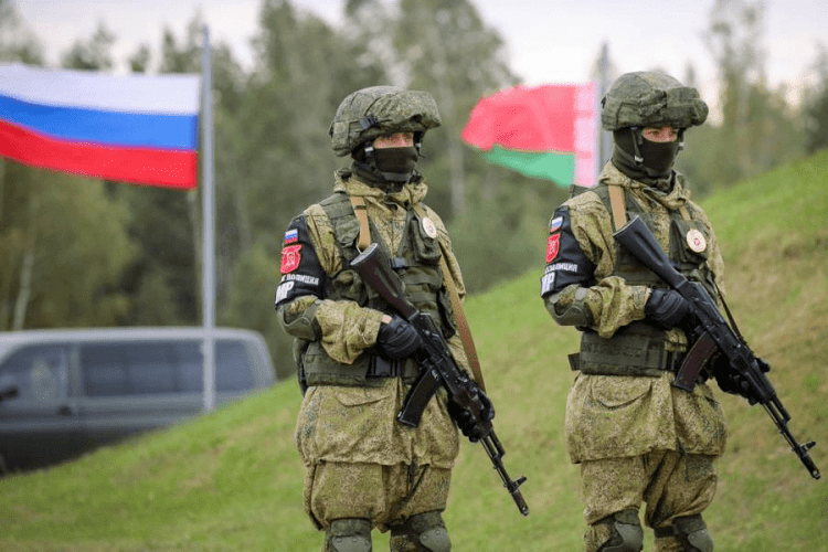 Поляки закликають не втрачати пильність: Кремль досі готує вторгнення на білорусько-українському кордоні