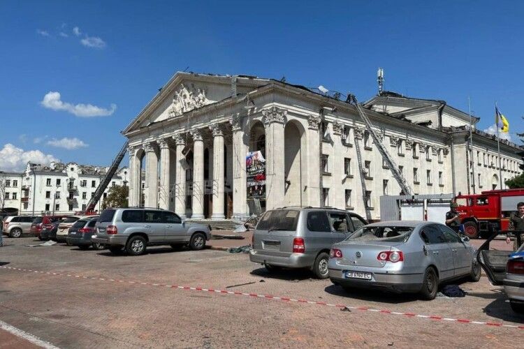 Ракетний удар по Чернігову: кількість постраждалих зросла