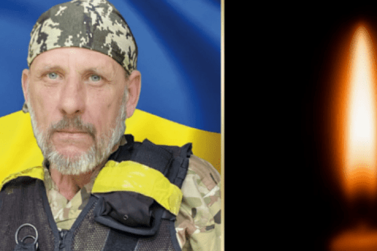 На Рівненщині прощаються з воїном, прах якого розвіють над луганськими полями