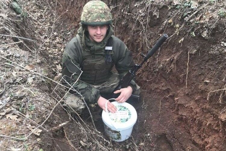 «Салат для солдат»: військовим на Донбасі приготували 20 відер олів'є