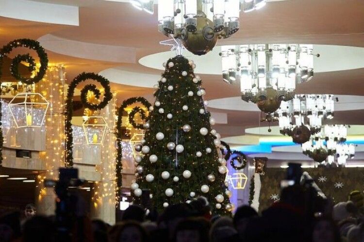 Головна ялинка Харкова стоятиме у метро