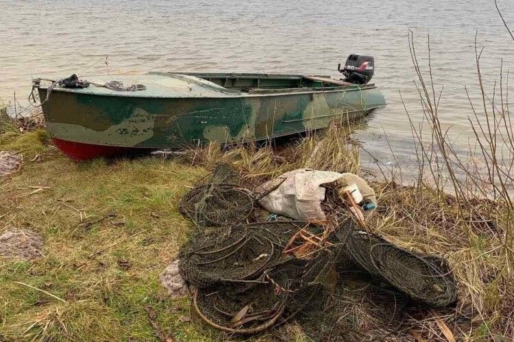 На водоймах Волині екологи виявили заборонені знаряддя лову