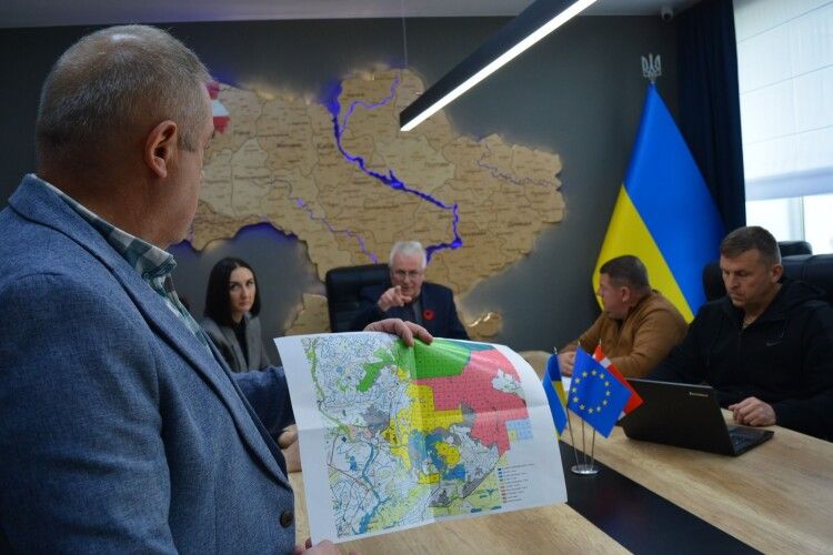 Кому дісталися гектари лісових волинських угідь